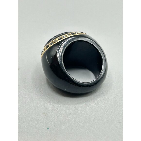 Black and Gold Plastic Vintage Ring Size 7 Ribbed Top Design Rhinestones Accent - Picture 4 of 9